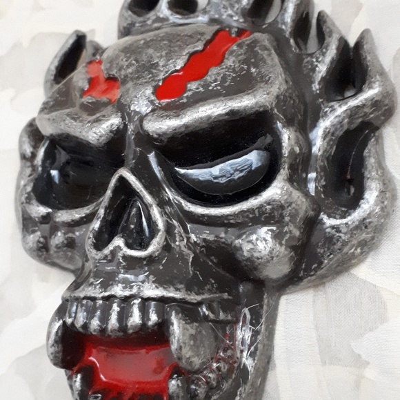 Awesome vintage huge 3-D skull on fire belt buckle - Picture 6 of 8